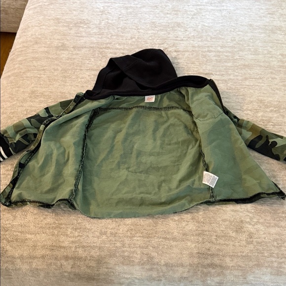 Camouflage Hooded Jacket - Picture 5 of 5